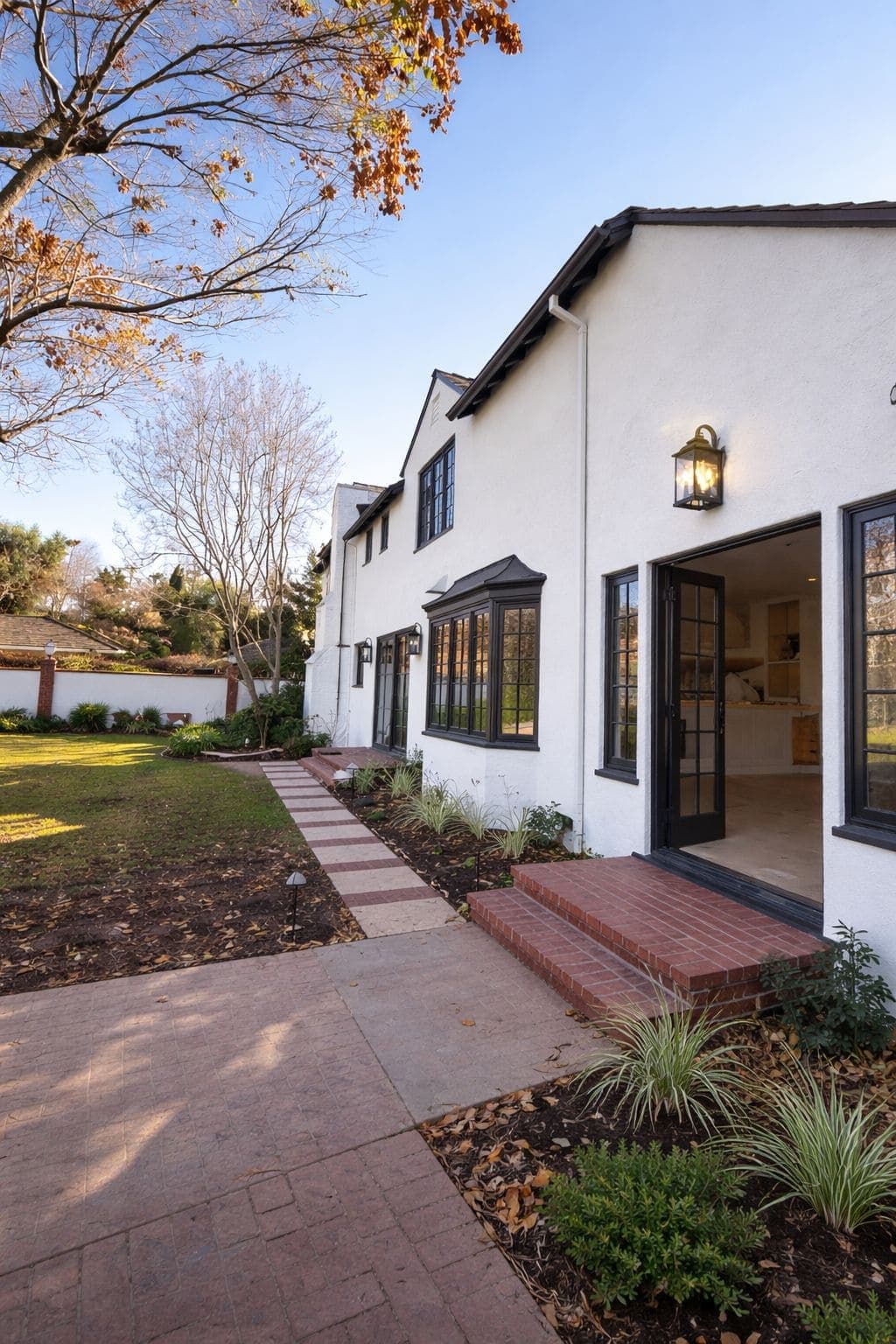 exterior paint colors Southern California home